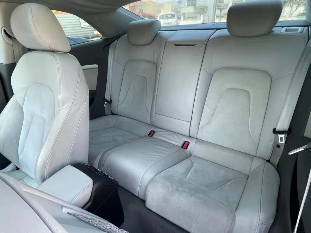 Audi A5 2008 - 13900 EUR, 324000 km - AUTO.MOTO.pt - 324000km - foto 8 de 9