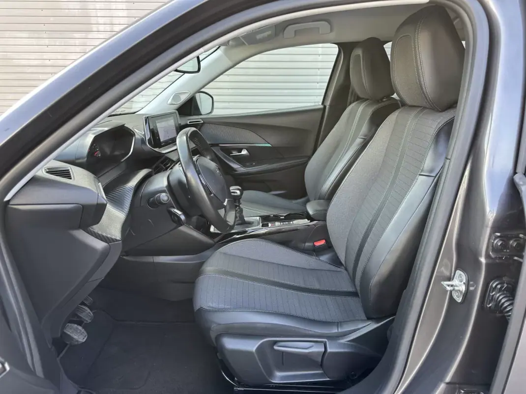 Peugeot 2008 2021 - 14900 EUR, 160000 km - 160000km - foto 26 de 66