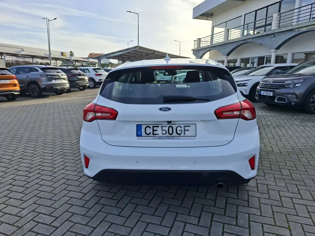 Ford Focus 2019 - 15500 EUR, 119500 km - AUTO.MOTO.pt - 119500km - foto 7 de 30