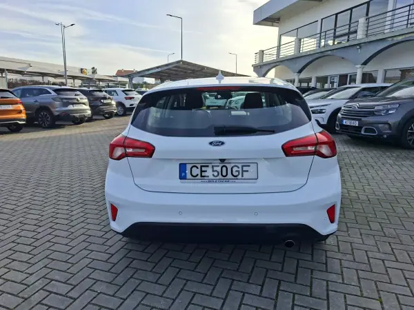Ford Focus 2019 - 15500 EUR, 119500 km - AUTO.MOTO.pt - 119500km - foto 7 de 30