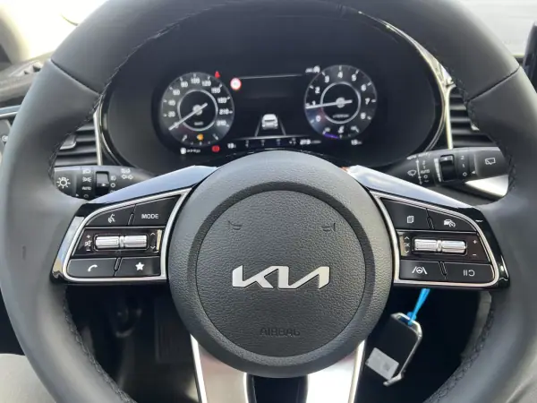 Kia Ceed 2025 - 23900 EUR, 10 km - AUTO.MOTO.pt - 10km - foto 15 de 20