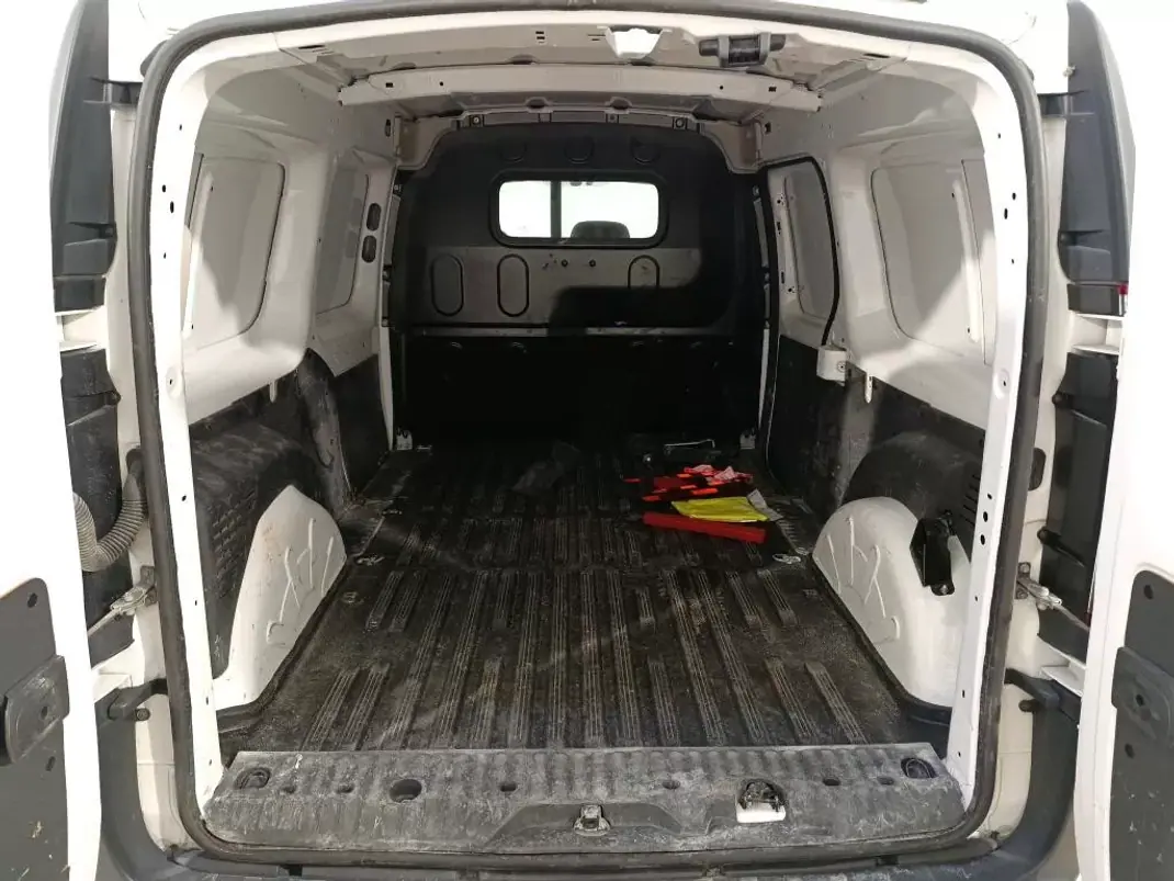 Renault Kangoo 1.5 DCi Maxi 2021 - 12900 EUR, 125730 km - AUTO.MOTO.pt - 125730km - foto 9 de 9