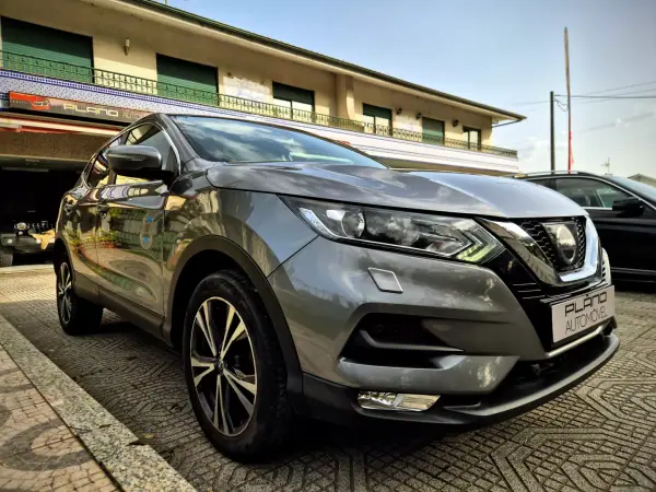 Nissan Qashqai 2017 - 18000 EUR, 112000 km - AUTO.MOTO.pt - 112000km - foto 17 de 20