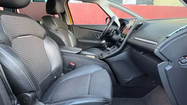 Renault Scénic 2019 - 16900 EUR, 69000 km - AUTO.MOTO.pt - 69000km - foto 11 de 12