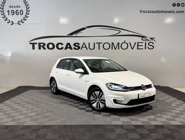 Volkswagen e-Golf 2020 — foto 3 de 45