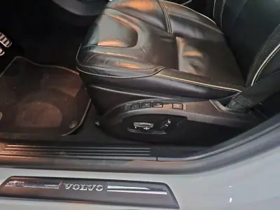 Volvo V40 2015 - 12990 EUR, 179950 km - AUTO.MOTO.pt - 179950km - foto 10 de 29