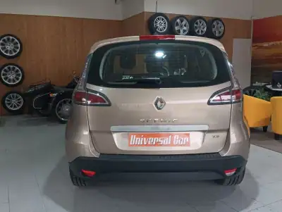 Renault Scénic 2015 - 10990 EUR, 159000 km - AUTO.MOTO.pt - 159000km - foto 4 de 19