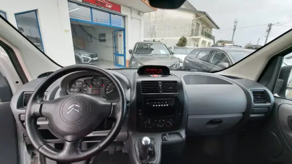 Citroën Jumpy 2012 - 8900 EUR, 361065 km - AUTO.MOTO.pt - 361065km - foto 14 de 23