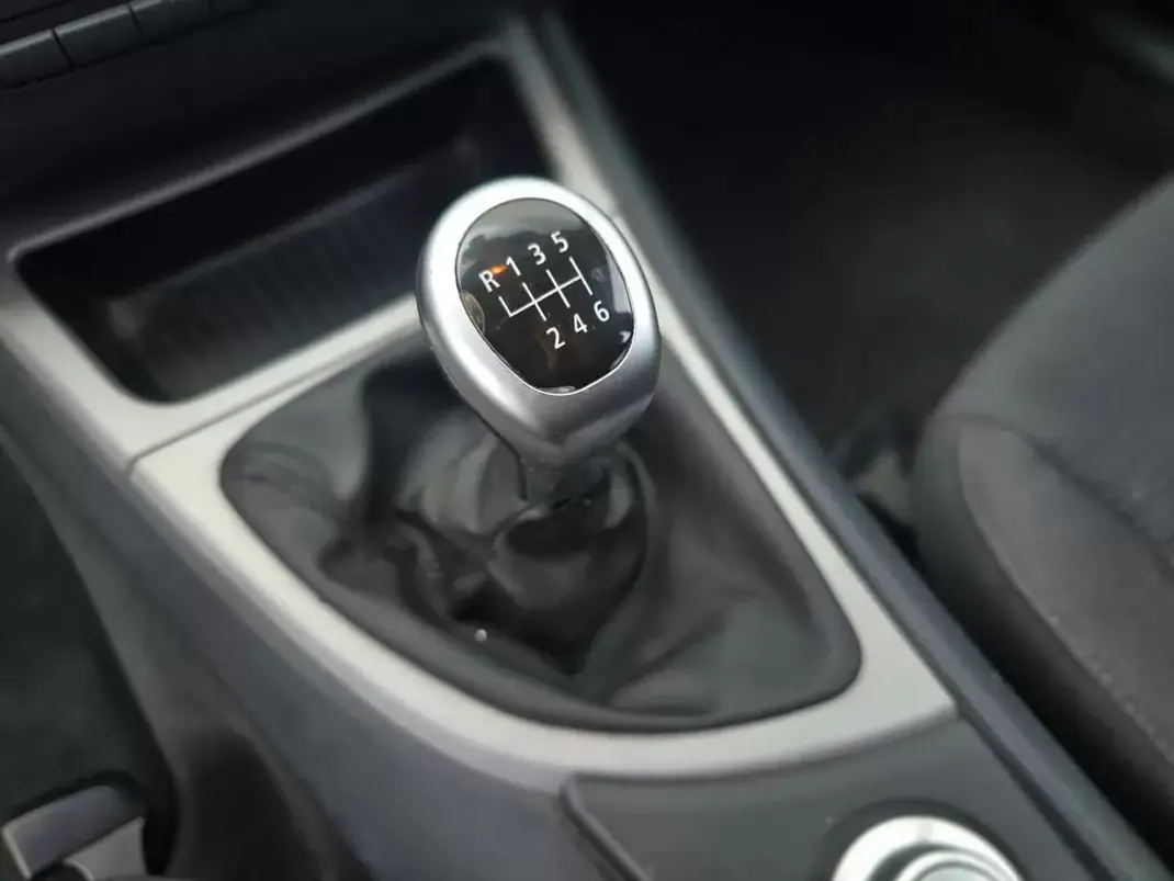 BMW 118 2008 - 6750 EUR, 226114 km - AUTO.MOTO.pt - 226114km - foto 15 de 19