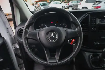 Mercedes-Benz Citan 109 CDI Longa Crew 2019 - 17880 EUR, 141000 km - AUTO.MOTO.pt - 141000km - foto 10 de 15