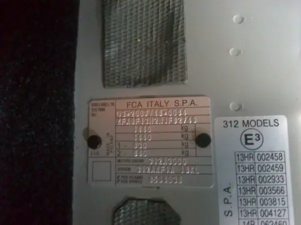 Abarth 595C 2021 - 24500 EUR, 60500 km - AUTO.MOTO.pt - 60500km - foto 10 de 10