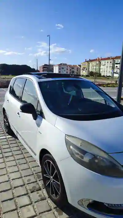 Renault Scénic 2014 - 8700 EUR, 210000 km - AUTO.MOTO.pt - 210000km - foto 7 de 18