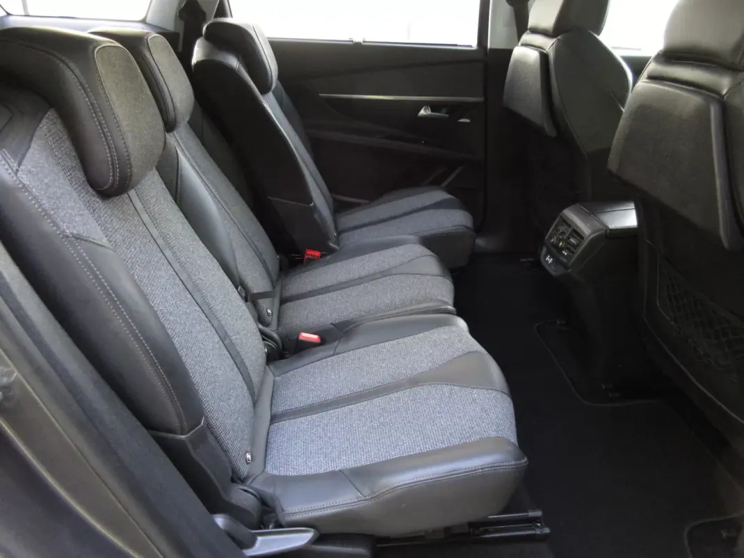 Peugeot 5008 2017 - 20490 EUR, 161000 km - AUTO.MOTO.pt - 161000km - foto 42 de 57