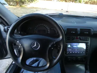 Mercedes-Benz C 220 2001 - 6750 EUR, 399999 km - AUTO.MOTO.pt - 399999km - foto 17 de 21