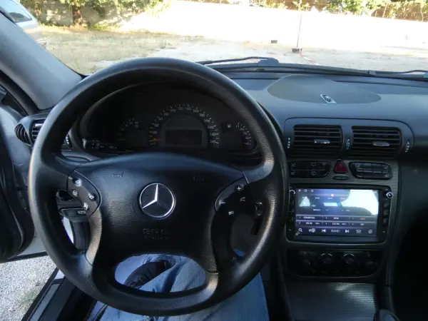 Mercedes-Benz C 220 2001 - 6750 EUR, 399999 km - AUTO.MOTO.pt - 399999km - foto 17 de 21