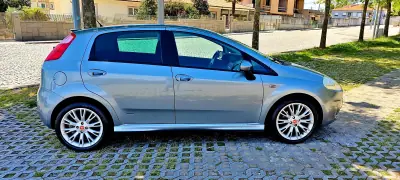 Fiat Punto 2008 - 4500 EUR, 198000 km - AUTO.MOTO.pt - 198000km - foto 3 de 10