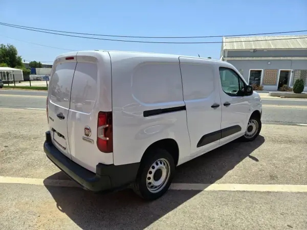 Fiat Doblo 2023 - 15950 EUR, 168073 km - AUTO.MOTO.pt - 168073km - foto 2 de 10