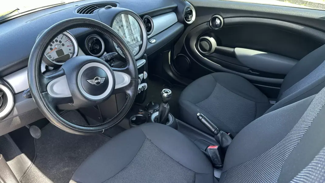 MINI One 2008 - 5950 EUR, 160000 km - AUTO.MOTO.pt - 160000km - foto 12 de 13