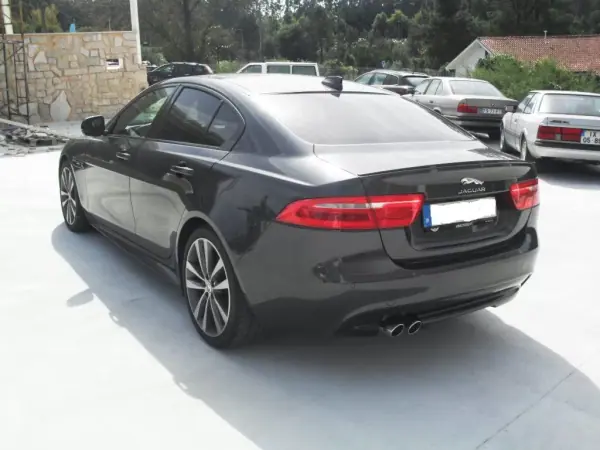 Jaguar XE 2017 - 25950 EUR, 59977 km - AUTO.MOTO.pt - 59977km - foto 32 de 35
