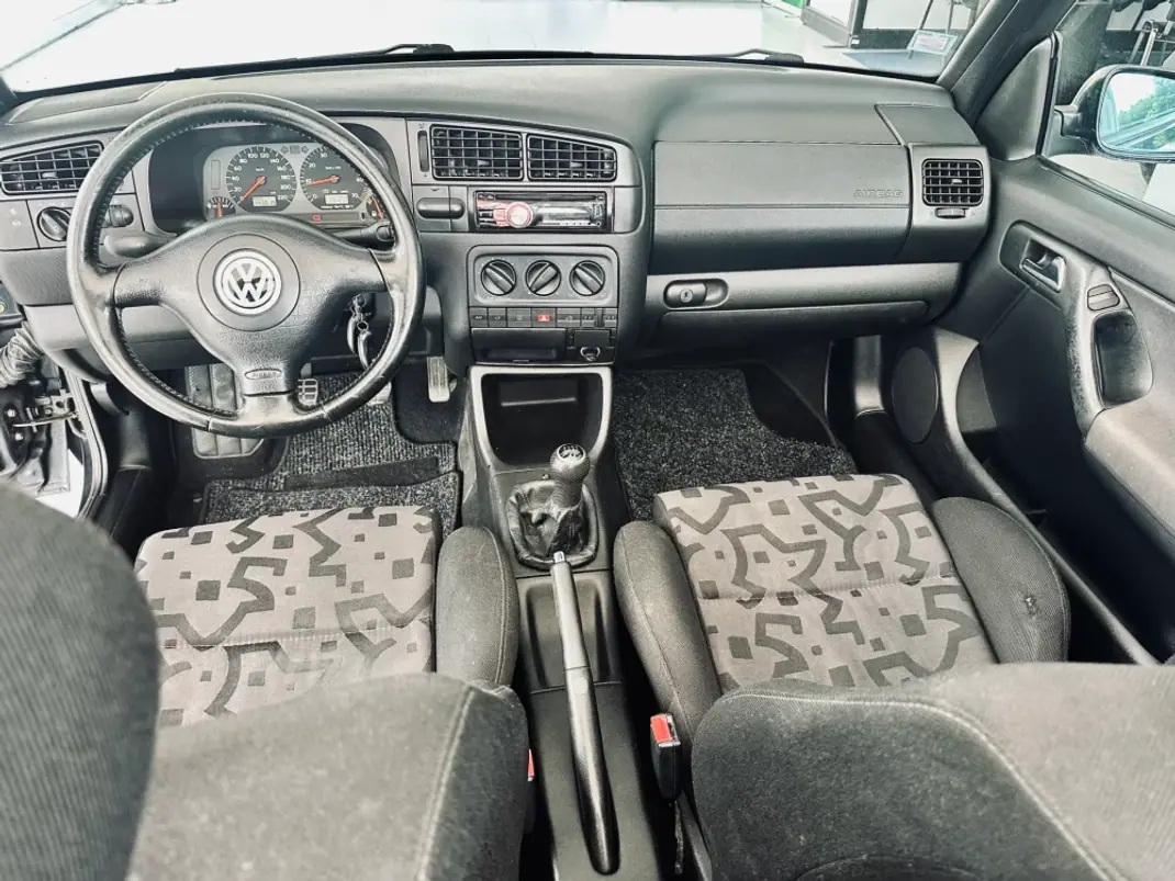 Volkswagen Golf Cabriolet 1999 - 4990 EUR, 143000 km - 143000km - foto 18 de 22