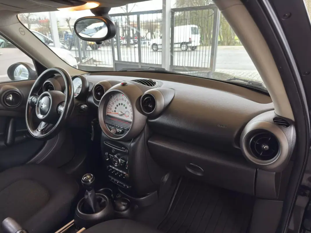 MINI Countryman 2011 - 9750 EUR, 208387 km - AUTO.MOTO.pt - 208387km - foto 28 de 30