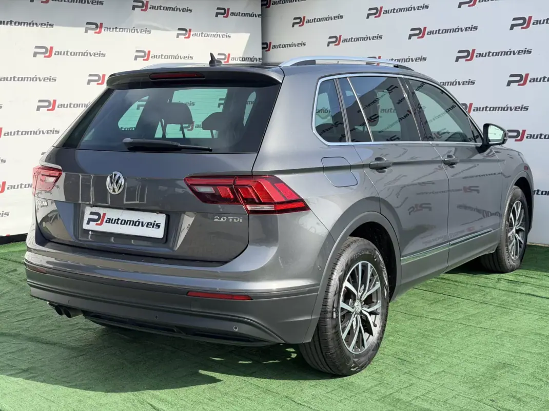 Volkswagen Tiguan 2017 - 19990 EUR, 165504 km - AUTO.MOTO.pt - 165504km - foto 6 de 21