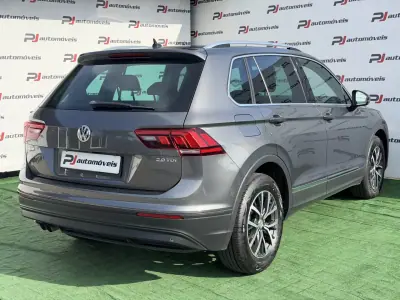 Volkswagen Tiguan 2017 - 19990 EUR, 165504 km - AUTO.MOTO.pt - 165504km - foto 6 de 21