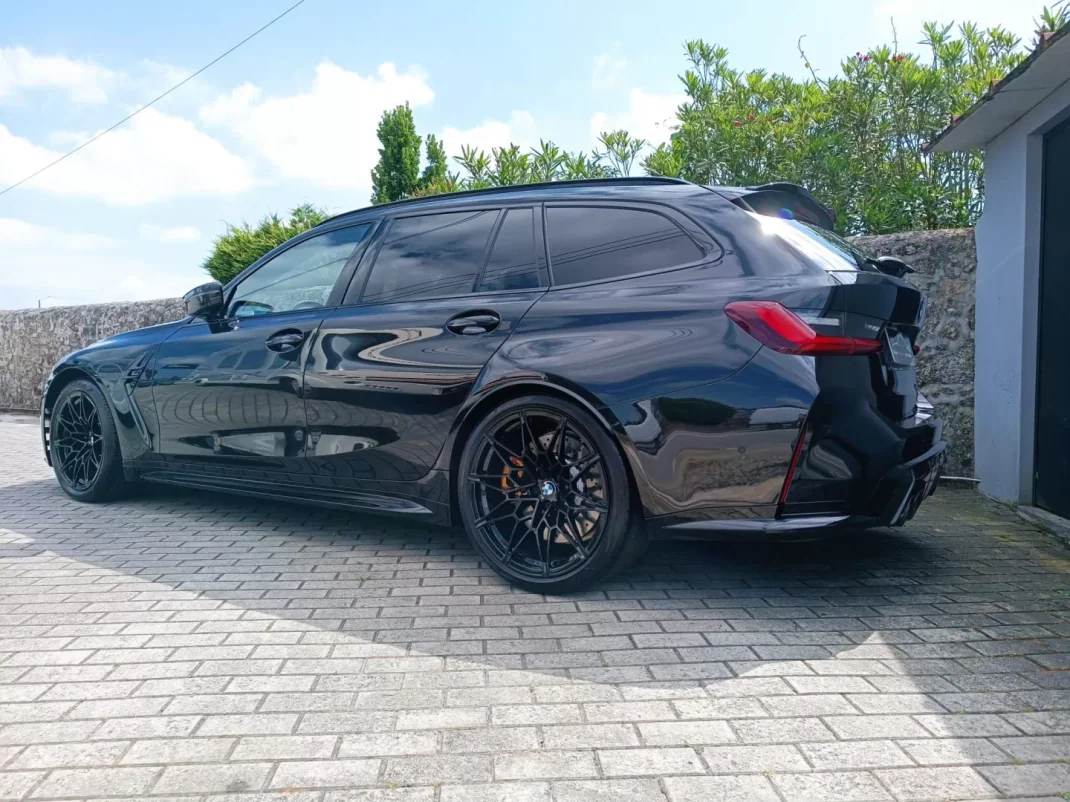 BMW M3 2023 - 114500 EUR, 11000 km - AUTO.MOTO.pt - 11000km - foto 5 de 30