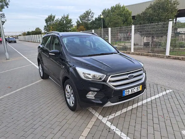 Ford Kuga 2019 - 13250 EUR, 123000 km - AUTO.MOTO.pt - 123000km - foto 5 de 10