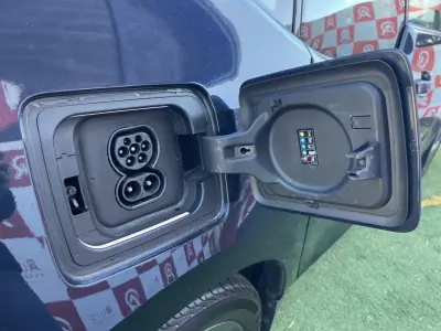 BMW i3 2020 - 22490 EUR, 92625 km - AUTO.MOTO.pt - 92625km - foto 10 de 29