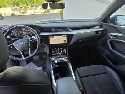 Audi e-tron 2021 - 32900 EUR, 120000 km - 120000km - foto 42 de 51
