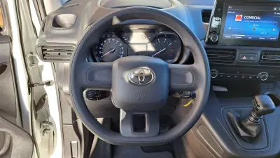 Toyota Proace City Verso 1.5D L1 Confort 2022 - 22900 EUR, 171567 km - AUTO.MOTO.pt - 171567km - foto 19 de 35