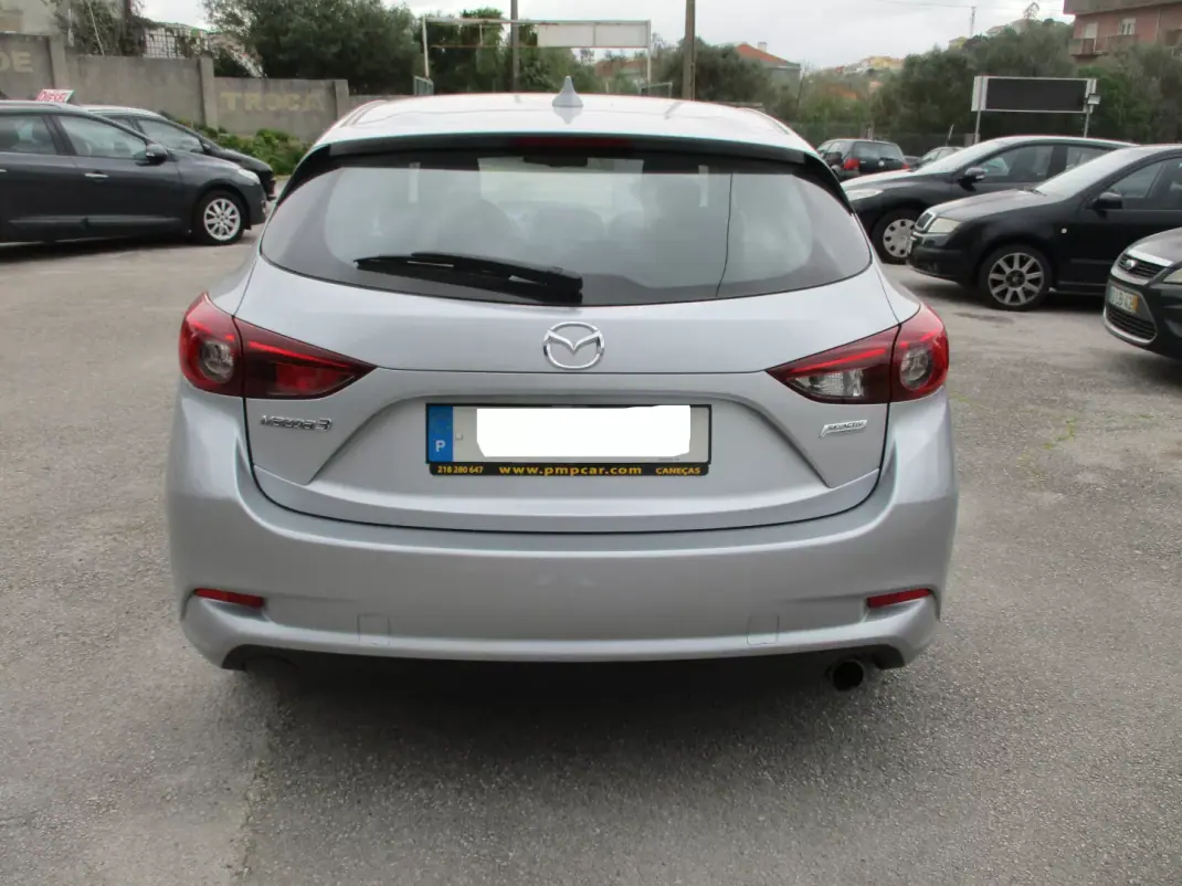 Mazda 3 2018 - 11900 EUR, 135000 km - AUTO.MOTO.pt - 135000km - foto 7 de 13