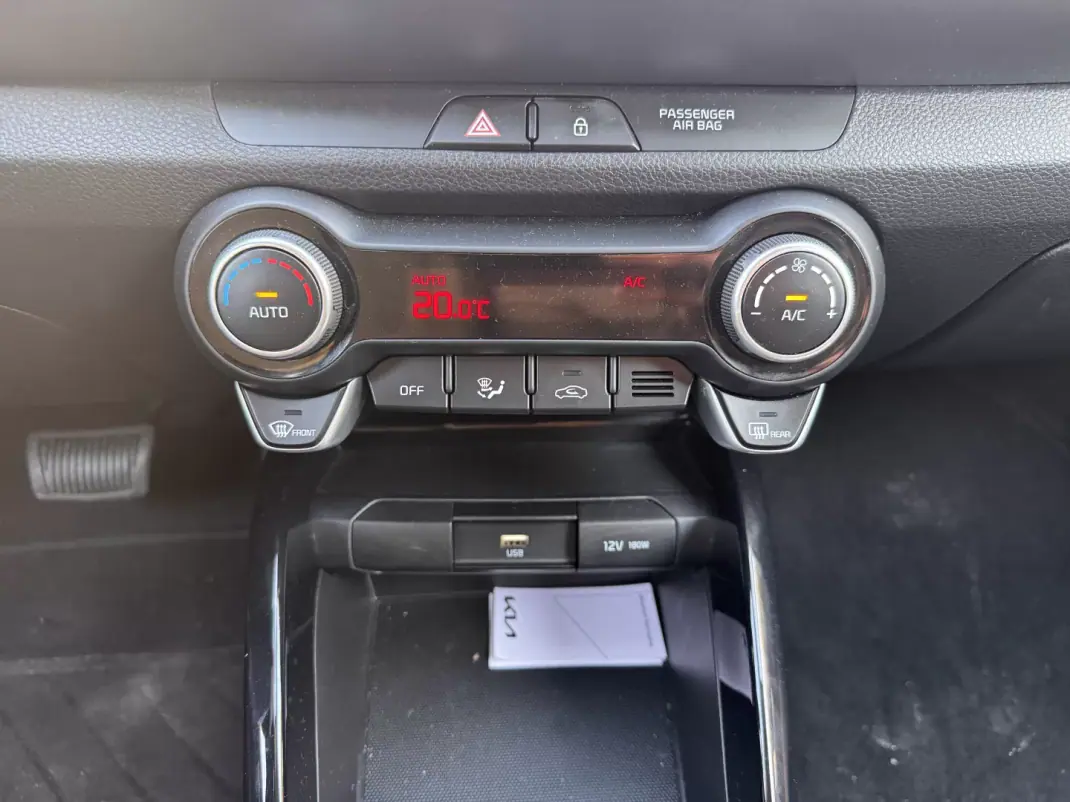 Kia Stonic 2025 - 20500 EUR, 17564 km - AUTO.MOTO.pt - 17564km - foto 18 de 22