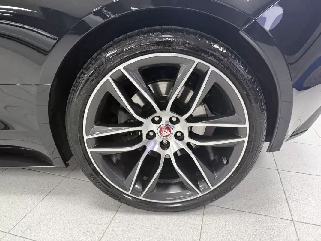 Jaguar F-Type 2021 - 60000 EUR, 42001 km - AUTO.MOTO.pt - 42001km - foto 28 de 56