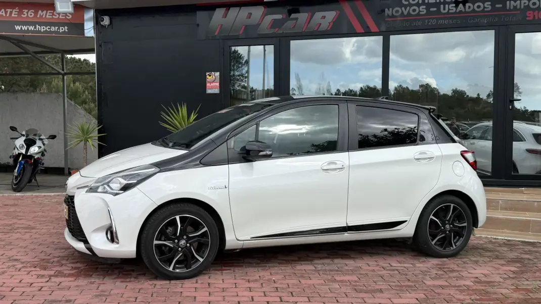 Toyota Yaris 2018 - 16990 EUR, 80000 km - AUTO.MOTO.pt - 80000km - foto 6 de 29