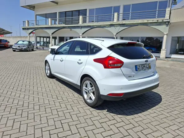 Ford Focus 2017 - 11500 EUR, 55000 km - AUTO.MOTO.pt - 55000km - foto 8 de 32