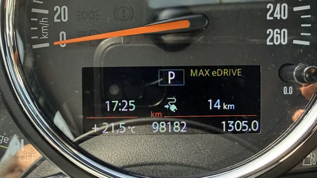 MINI Countryman 2019 - 22900 EUR, 98182 km - AUTO.MOTO.pt - 98182km - foto 32 de 54
