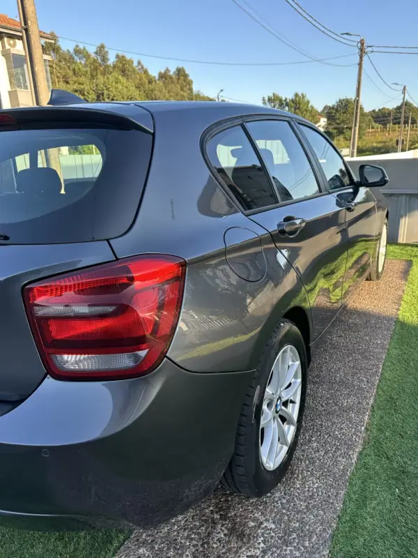 BMW 116 2015 - 12900 EUR, 230000 km - AUTO.MOTO.pt - 230000km - foto 15 de 57