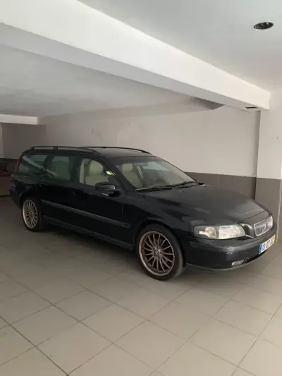 Volvo V70 2004 — photo 6 of 7