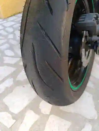 Kawasaki ER-6n 2015 - 3400 EUR, 27500 km - foto 6 de 8