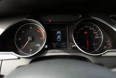 Audi A5 Sportback 2009 - 11900 EUR, 270425 km - AUTO.MOTO.pt - 270425km - foto 22 de 25