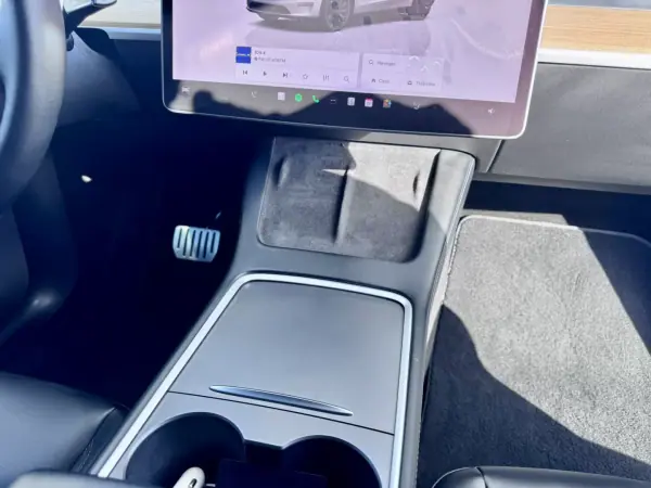 Tesla Model Y 2022 - 39990 EUR, 59000 km - AUTO.MOTO.pt - 59000km - foto 11 de 21