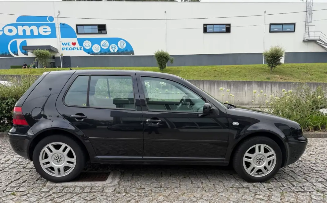 Volkswagen Golf 2003 - 2999 EUR, 191121 km - AUTO.MOTO.pt - 191121km - foto 12 de 25
