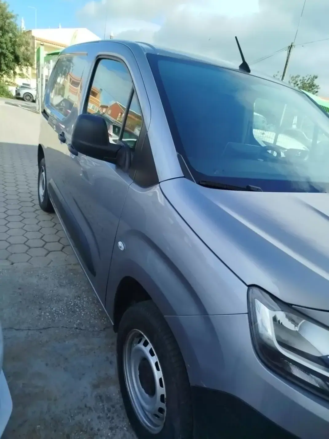 Citroën Berlingo blue hdi 2019 - 16900 EUR, 89000 km - AUTO.MOTO.pt - 89000km - foto 6 de 9