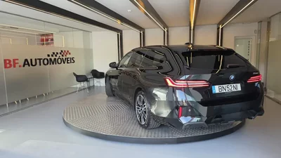BMW 530e 2024 - 64900 EUR, 8152 km - AUTO.MOTO.pt - 8152km - foto 3 de 59