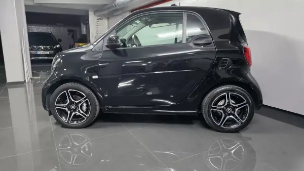 Smart ForTwo Coupé 2018 - 14990 EUR, 72000 km - AUTO.MOTO.pt - 72000km - foto 2 de 37