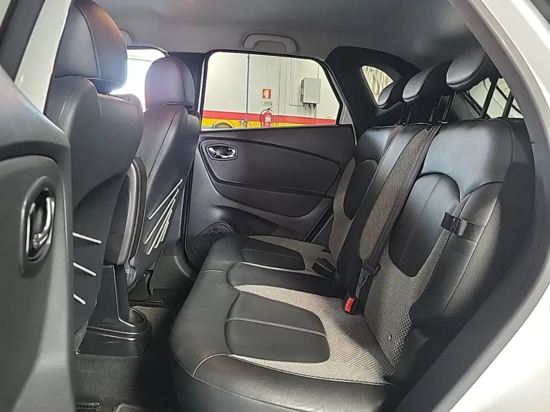 Renault Captur 2017 - 11900 EUR, 118207 km - 118207km - foto 10 de 23