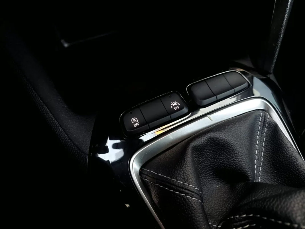 Opel Corsa 2023 - 19500 EUR, 20521 km - AUTO.MOTO.pt - 20521km - foto 21 de 24