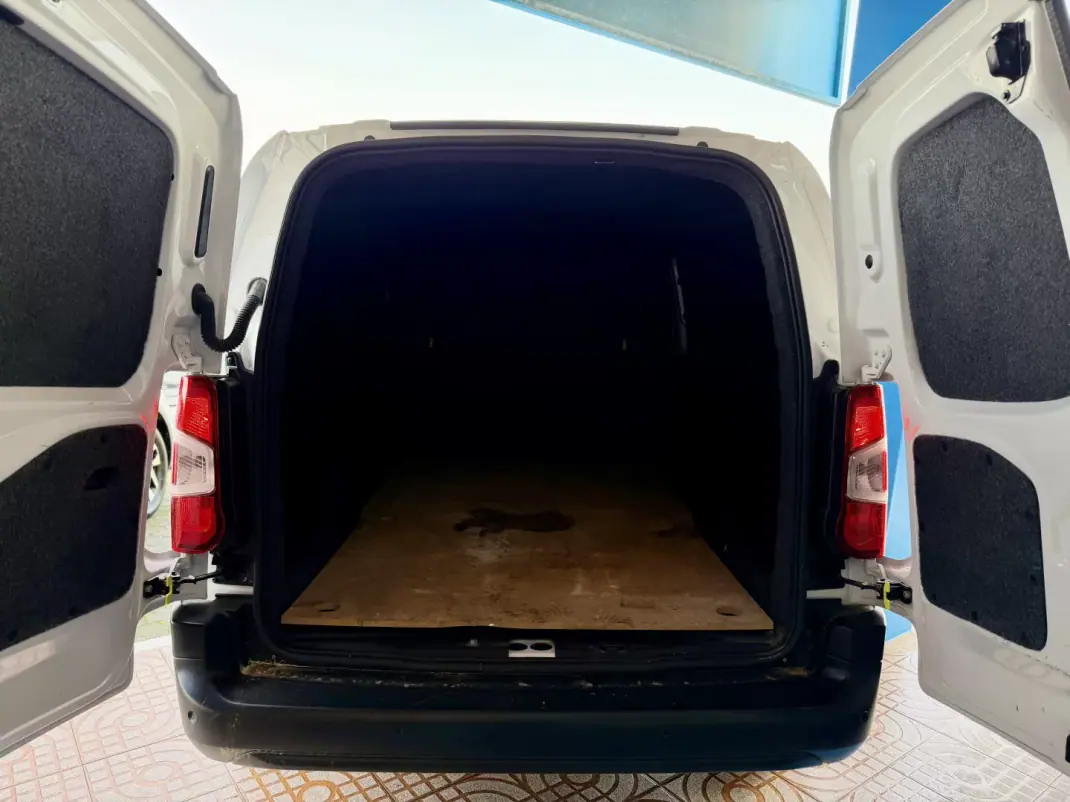 Citroën 2024 - 17950 EUR, 51000 km - AUTO.MOTO.pt - 51000km - foto 21 de 23